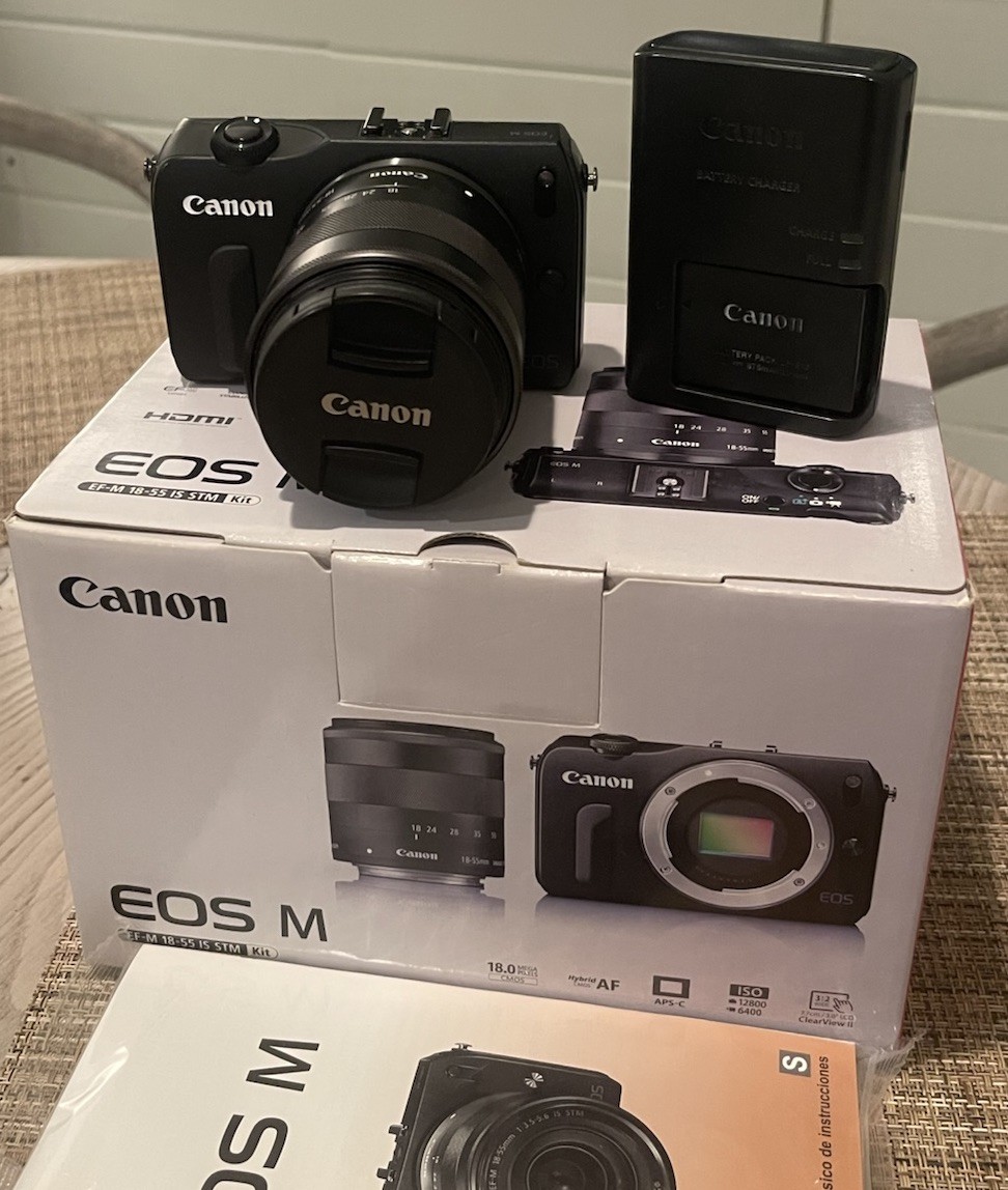 Tsuki　Canon EOS M Canon EOS M Review – Lonely Speck