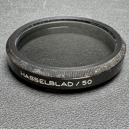 Hasselblad B50 Polarizing Filter with Leather Case.