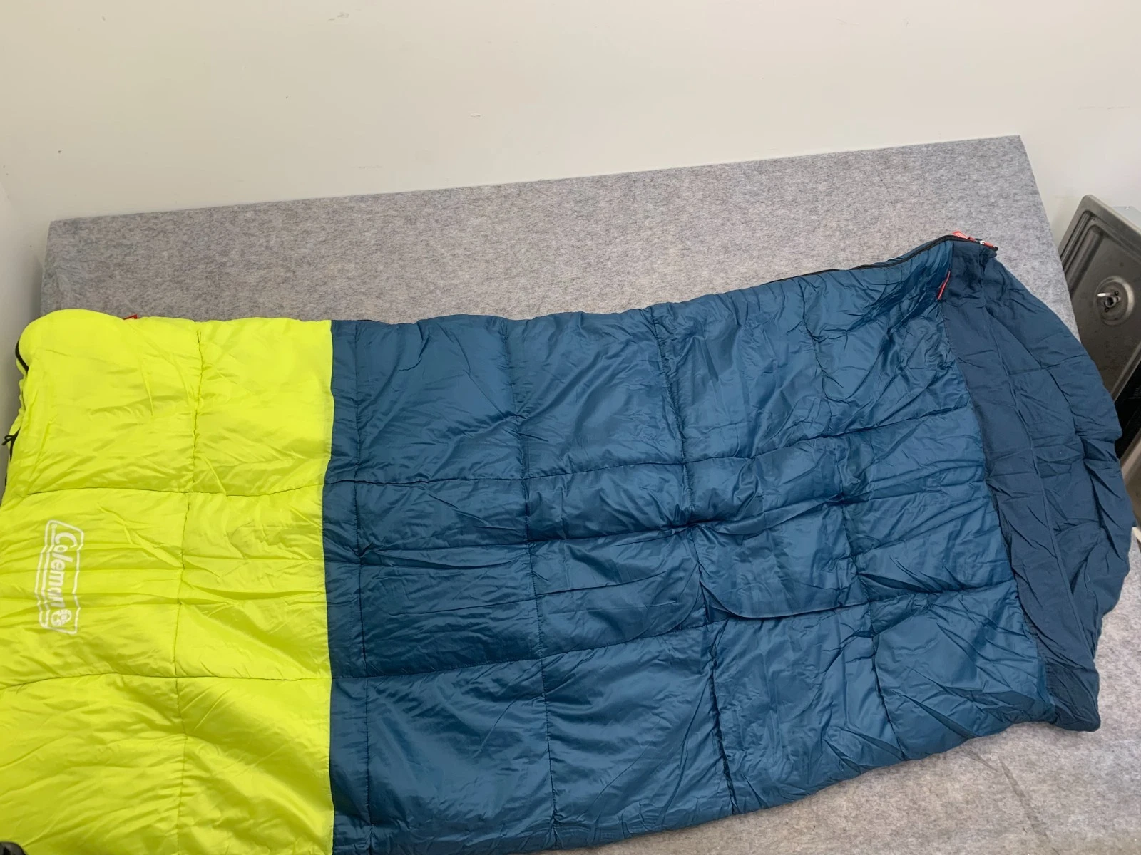 Coleman Kompact 40°F Big & Tall Sleeping Bag Coletherm Max 84x39"