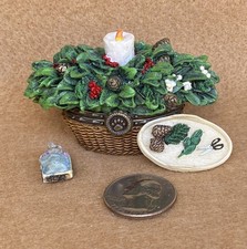 Boyds Bears 2006 Merry  s Holiday Basket with Berry McNibble 2E/4748