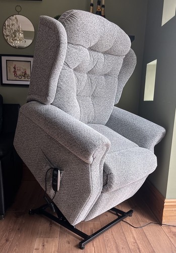 CELEBRITY WOBURN ELECTRIC RISER RECLINER DUAL MOTOR CHAIR IN ASTER MIDNIGHT