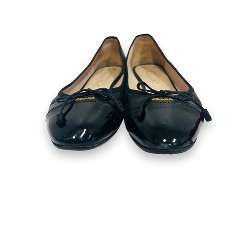 PRADA Black Leather Patent Leather Bow Cap Toe Accent Logo Ballet Flats Size 40 - Bild 7 von 9