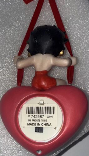 Vintage 1997 Betty Boo My Favorite Thing hängende Ornament sitzend auf Herz - Bild 4 von 4