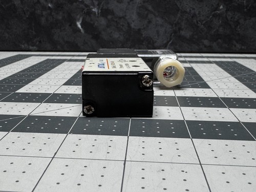 AIRTAC Solenoid valve 4V210-08 AC24V 3.5V AC20.4V-27.6V PRESSURE .15-.8MPa *NEW* - Picture 6 of 13