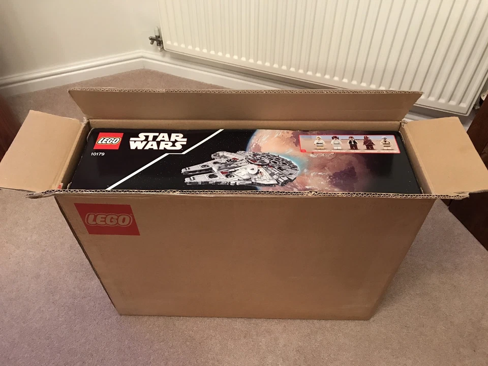 Lego Star Wars Millennium Falcon 10179. UCS. Brand & Factory New Sealed! - Image 3 of 4
