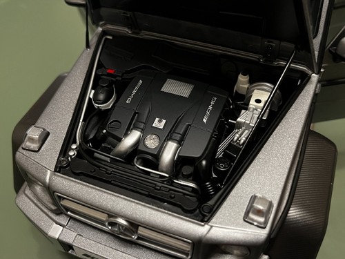 Autoart Mercedes Benz G63 AMG 6x6 Gray 1/18 - Picture 21 of 23