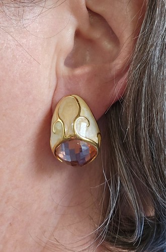 Joan Rivers Peach Cream Colored Gold Tone Clip On Earrings