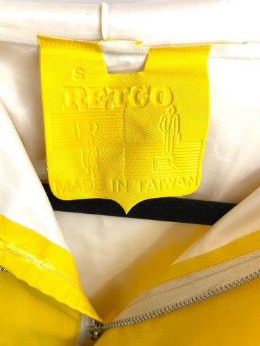 Vintage REIGCO Yellow Rain Jacket Hooded Slicker Made in Taiwan Size S  - Picture 4 of 13