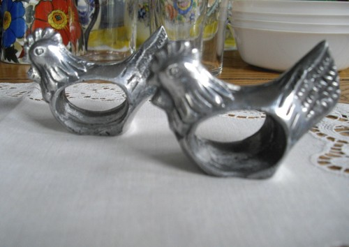Pewter Rooster Napkin Rings ~ Set of 4 ~ - Picture 3 of 6