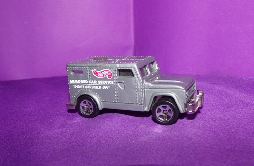 Hot Wheels City ARMORED CAR SERVICE DON'T GET HELD UP SILVER 1996 - Picture 2 of 5