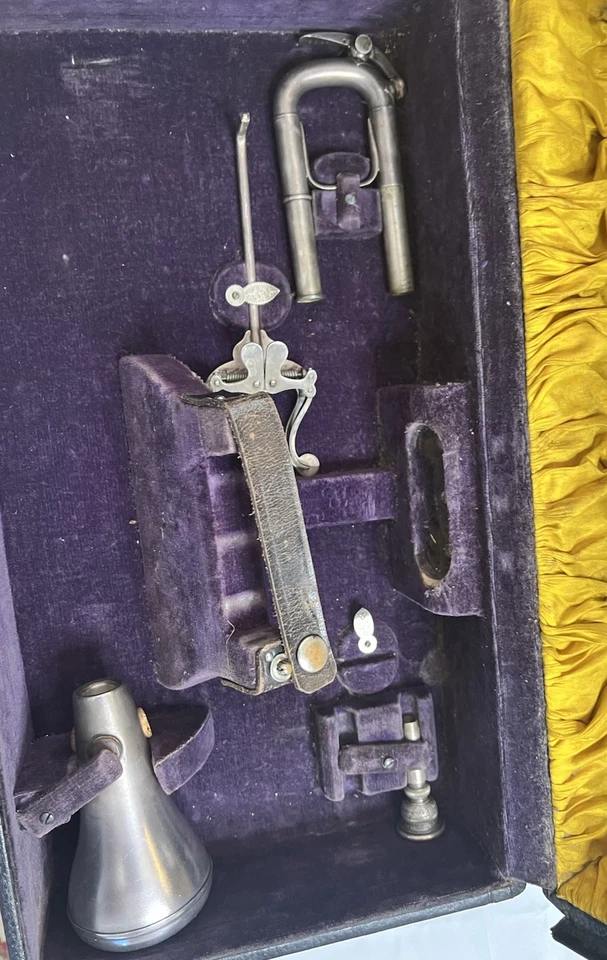 Corneta C. G. Conn Bb plateada 1907 RARA completa con carta Conn coleccionable Foto 4 de 4