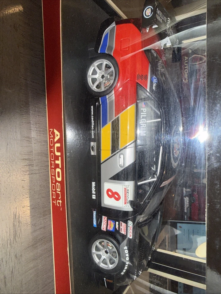 1/18 AutoArt Cadillac CTS-V SCCA World Challenge 2004 #8 Pilgrim HERMOSO AUTO Foto 3 de 4