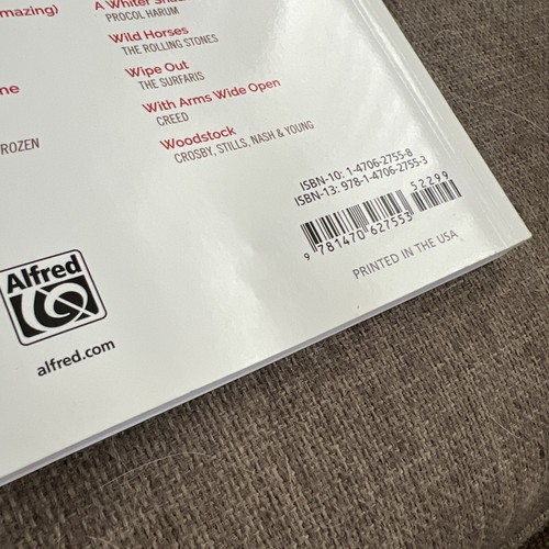 Alfred's Easy Guitar Songs -- Rock & Pop: 50 Hits from Across... by Alfred Music - 第 3/11 張圖片