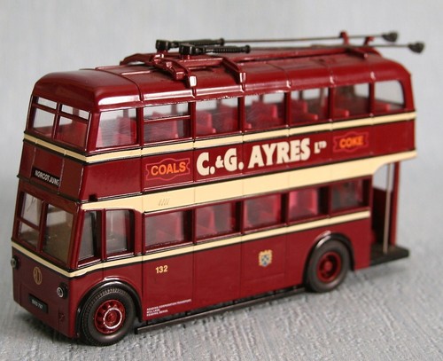 CORGI CLASSICS 97800 SUNBEAM TROLLEY BUS READING CORPORATION 1:50 Diecast Model - Picture 5 of 9