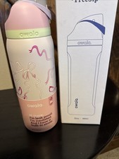 Owala 32 Oz Urban Outfitters Exclusive Tied and Ture FreeSip Pink Bow Bottle