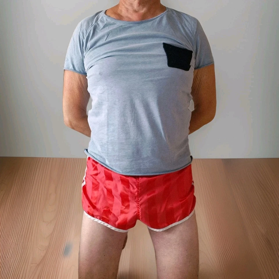 Sprinter Shorts Glanz Made in Switzerland shinny kurze Hose Vintage 4 44 46 S - Bild 2 von 4