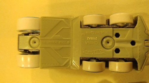 Lot 16 Hot Wheels Chi-Town Hustler Buggy buster tank Dsora hacj hammer browler - Picture 4 of 11