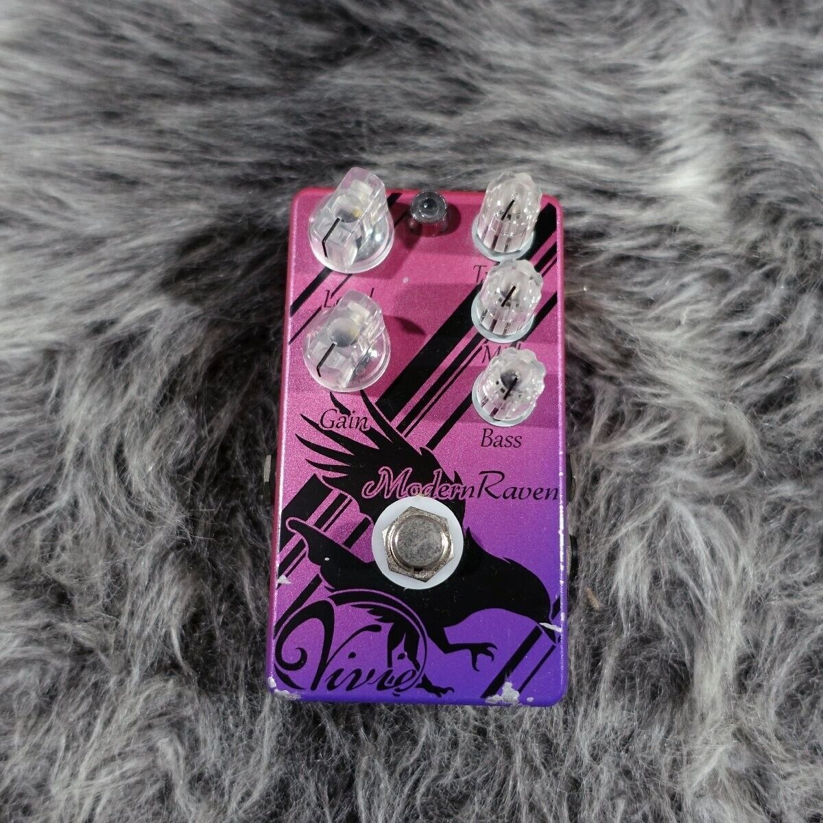 Vivie Modern Raven V2 Vintage-Style Fuzz Pedal W/Box Tested Vivie Modern Raven V2 Vintage-Style Fuzz Pedal W/Box Tested