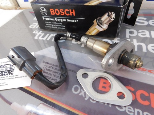 Oxygen Sensor  Genuine  Bosch 13104 for Toyota & Lexus - Picture 1 of 6