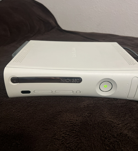 Consola Xbox 360 Blanca Solo 120Gb HDD CON CAJA-No Funciona Para Piezas - Imagen 2 de 16