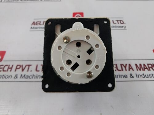 Merlin Gerin 32A-6H/200÷250V~ Plug IP44 500V AC - Picture 6 of 9