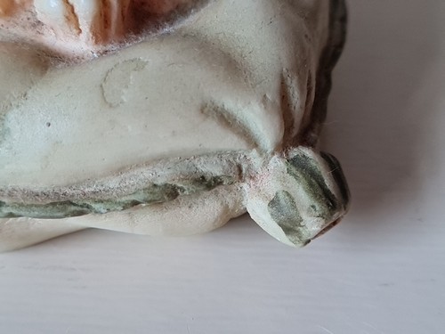 Hand Made & Painted Alabaster Cat Sittin On Pillow Cushion 11cm Tall Blue Eyes - Picture 9 of 11