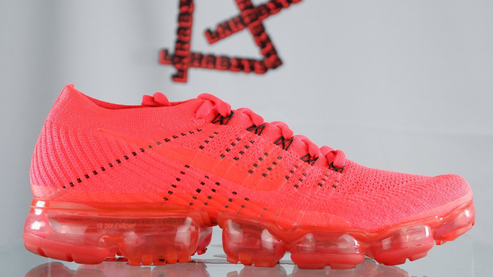 nike vapormax x clot