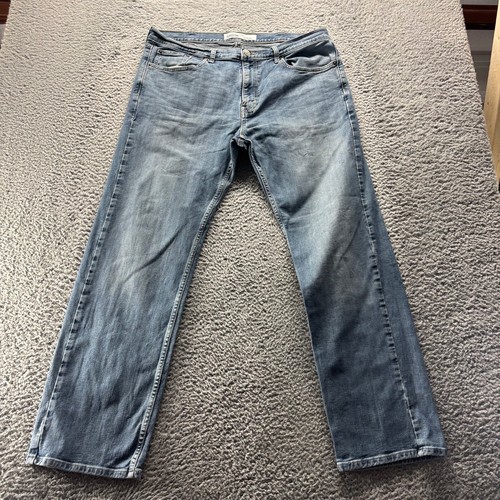Levis Strauss Jeans Mens 38x32 Blue light Wash Cotton Blend Stretch S61 Relaxed