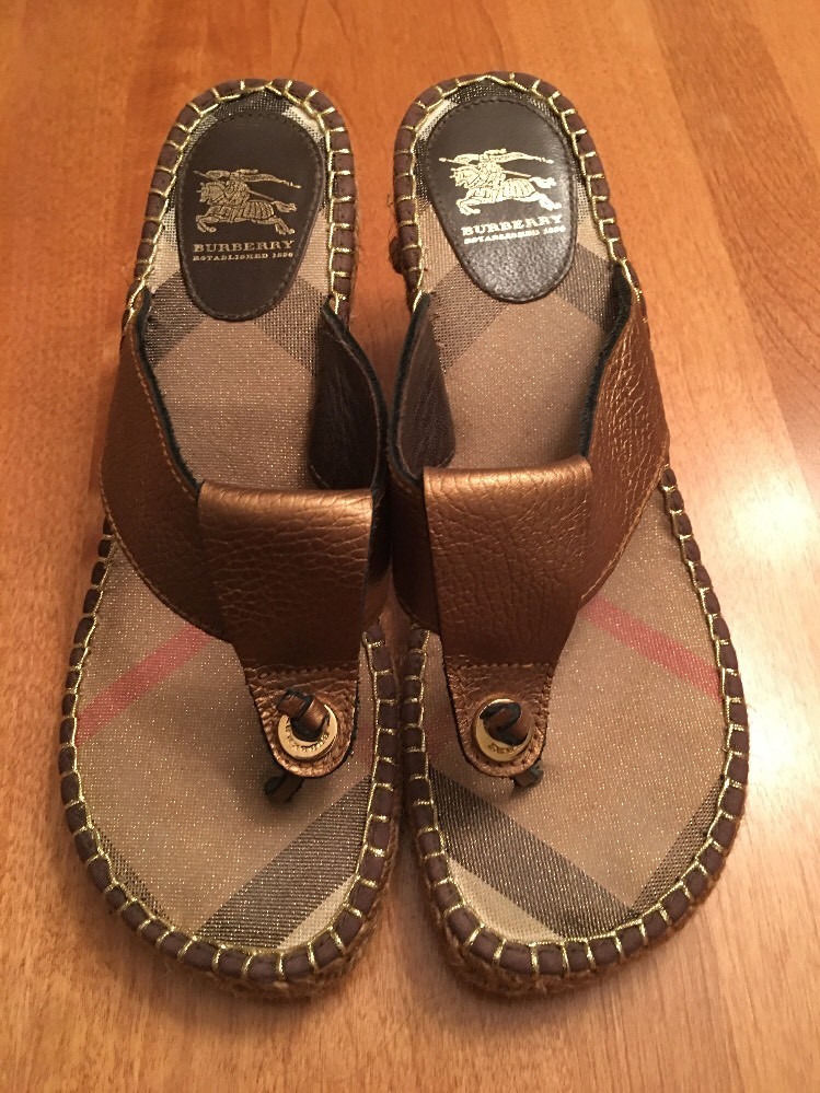 Burberry Wedge Heel Espadrille Thongs Bronze Nova Check Sz 40 EUC Burberry Wedge Heel Espadrille Thongs Bronze Nova Check Sz 40 EUC