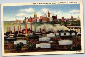 Oklahoma-OK-Tulsa-Mid-Continent-Oil-Refinery-amp-Skyline-Old-Vintage-Postcard-B5