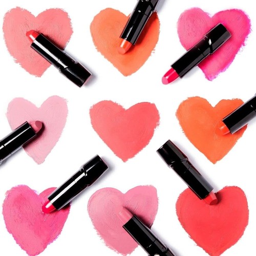 Lápiz labial hidratante con acabado seda Wet n Wild color edificable con vitaminas vegano - Imagen 8 de 154