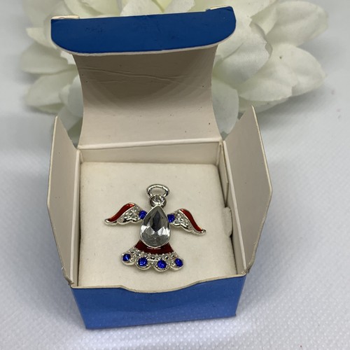 Patriotic Angel Pin Silver Tone Enamel & Rhinestones New in Box Avon 2007 - Picture 6 of 10