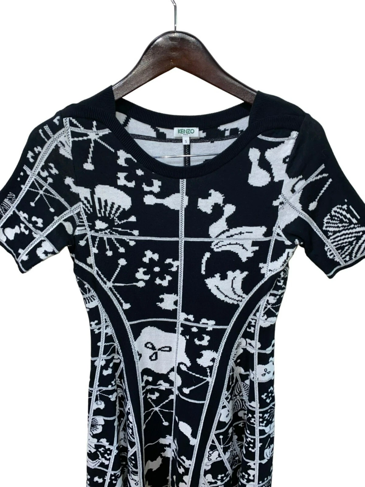 Abito Kenzo Paris Tanami Fiore Jaquard Intarsiato Maglia Cotone Bianco e Nero Sma