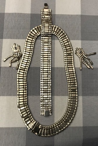 Vintage Unsigned Clear Rhinestone Choker Bib Necklace Bracelet & Earring Set - Picture 9 of 16
