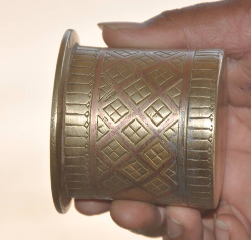 Vintage Brass Handcrafted Ganga Jamuna Work Checks Design Holy Water Pot - Picture 5 of 9