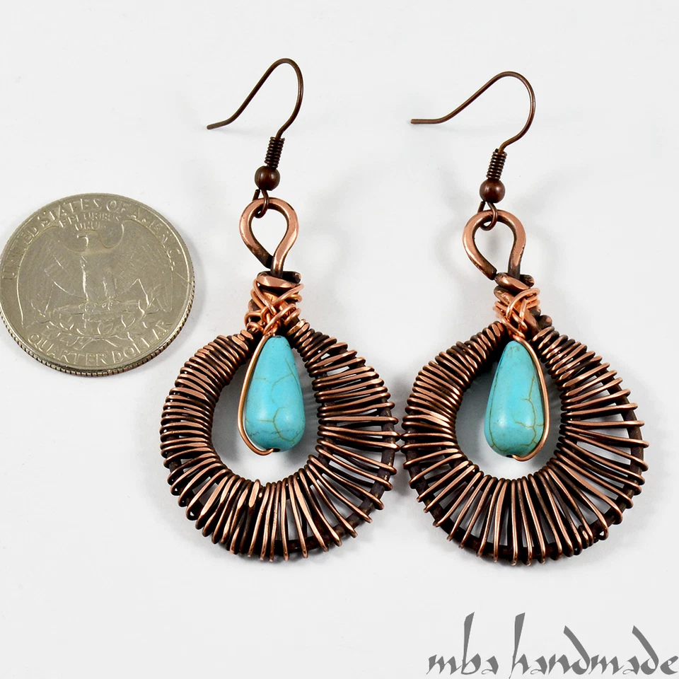 Pendientes colgantes de turquesa envueltos en alambre de cobre envejecido piedras preciosas naturales  Foto 2 de 3