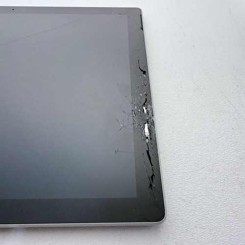 Microsoft Surface Pro 6 i5-8350U 8GB RAM 256GB SSD - Silver **CRACKED SCREEN** - Picture 5 of 12