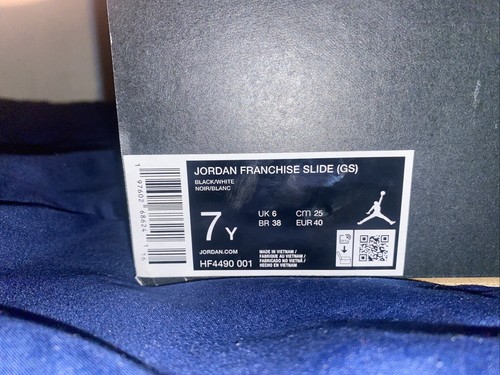 Jordan slides - Picture 2 of 8