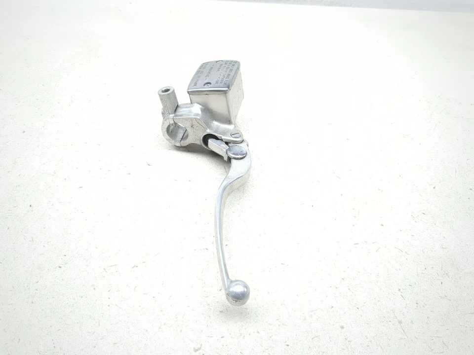 Главный цилиндр правого переднего тормоза 05 Kawasaki VN1600 Vulcan Nomad - Изображение 4 из 4