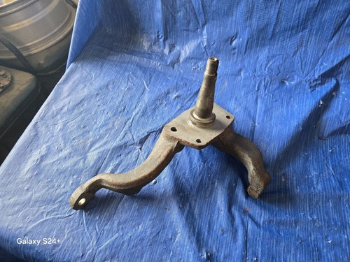 63 64 FORD THUNDERBIRD Front Spindle LEFT 50962 - Picture 3 of 5