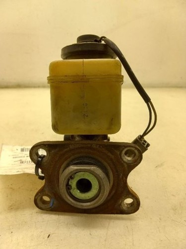 91-92 TOYOTA LANDCRUISER 4.0L 4WD AT BRAKE MASTER CYLINDER ASSEMBLY - Picture 3 of 12