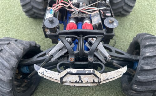 TRAXXAS REVO 2.5 —Easy Project—Motor Turns Freely & Good Compression! - Picture 2 of 18