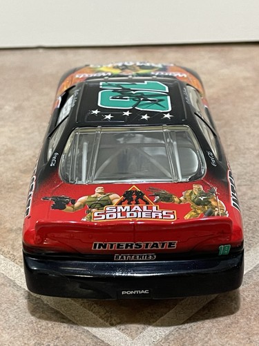1998 Bobby Labonte Interstate Batteries Small Soldiers JGR SIGNED NASCAR 1/24 - Picture 10 of 11