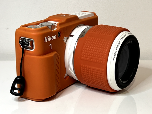Nikon AW1 Digital Camera + Zoom Lens kit - Waterproof, Freezeproof, Shockproof - Picture 12 of 13