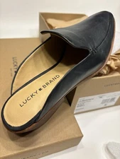 Womens Slip-on Flats Black Leather Mules Almond Toe Lucky Brand Size 6
