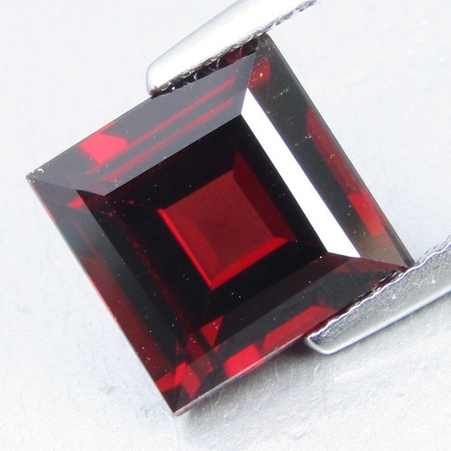 4,73 kt wunderschöner natürlicher roter Almandin Granat 9 mm quadratischer Schliff loser Edelstein - Bild 3 von 8