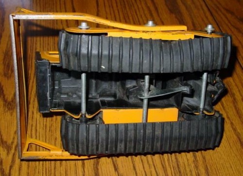 Vintage TONKA 1974-5 Pressed Steel : T-6 Tracked BULLDOZER 9" length dozer - Picture 5 of 6