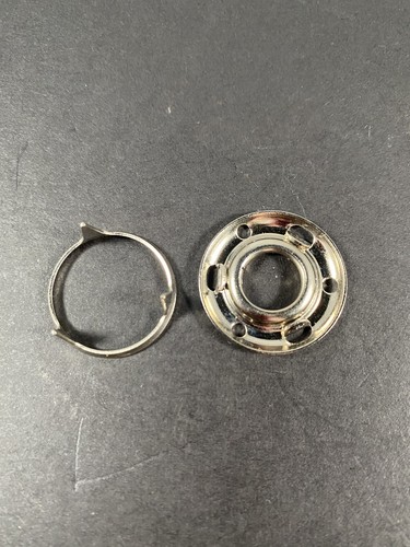 1962-1980 MGB, MGC, Triumph TR6 Carpet Fastener 226-338  - Bild 2 von 2