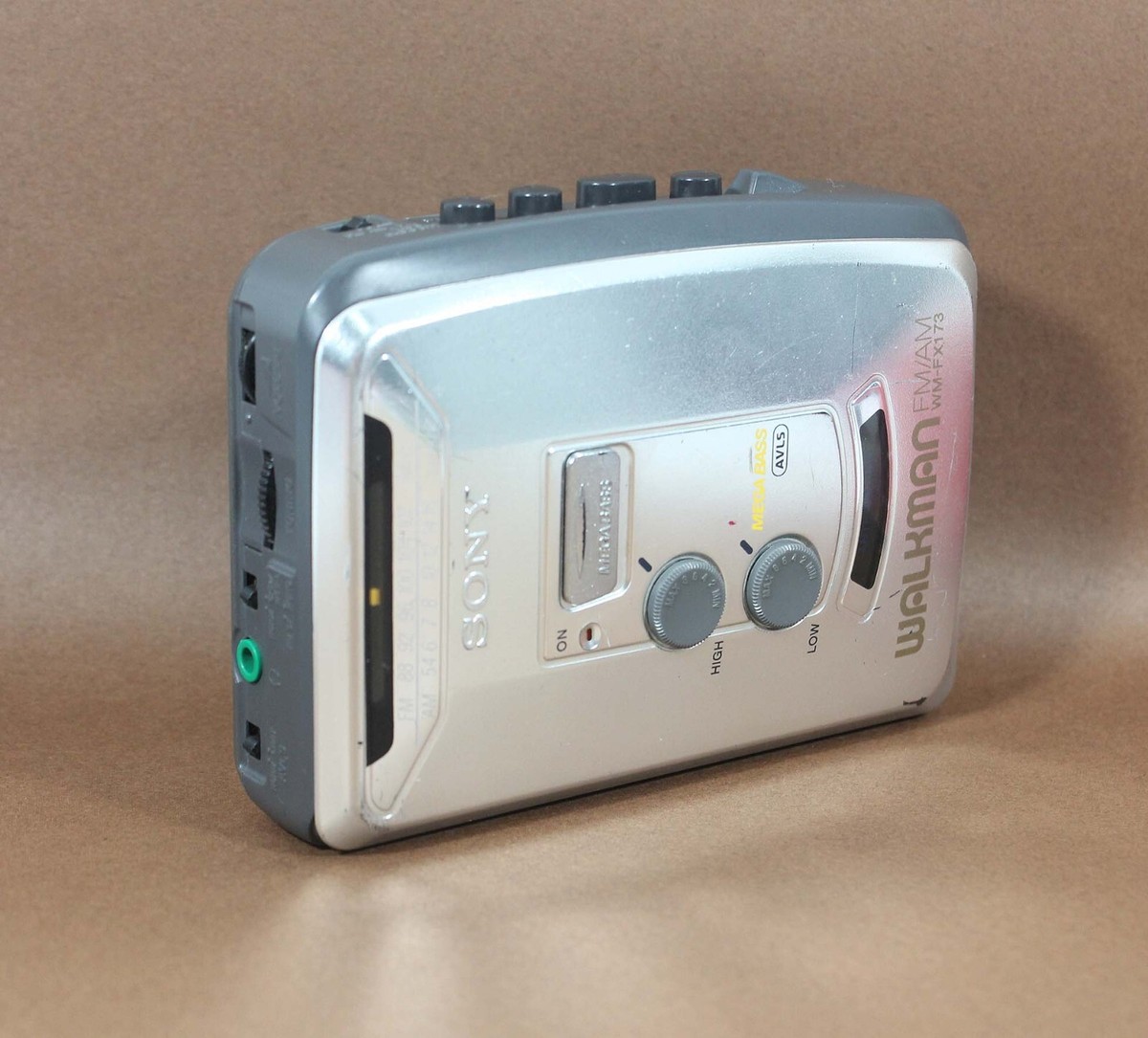 SONY WALKMAN ラジオ付 高音質 カセットウォークマン WM-FX1 SONY ラジオ機能付きカセットウォークマン WM-FX1 整備品