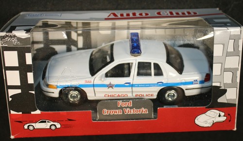 Ford Crown Victoria Chicago Police 1:43 Car Diecast Auto Club Welly - Picture 2 of 6